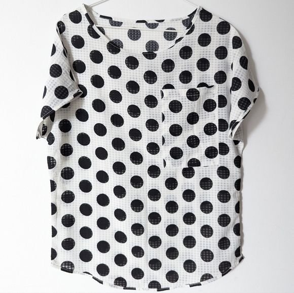 Cute polka dots black and white 🖤 🤍 SS Tee - Picture 4 of 5